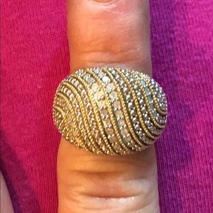 Woman’s fashion ring size 6